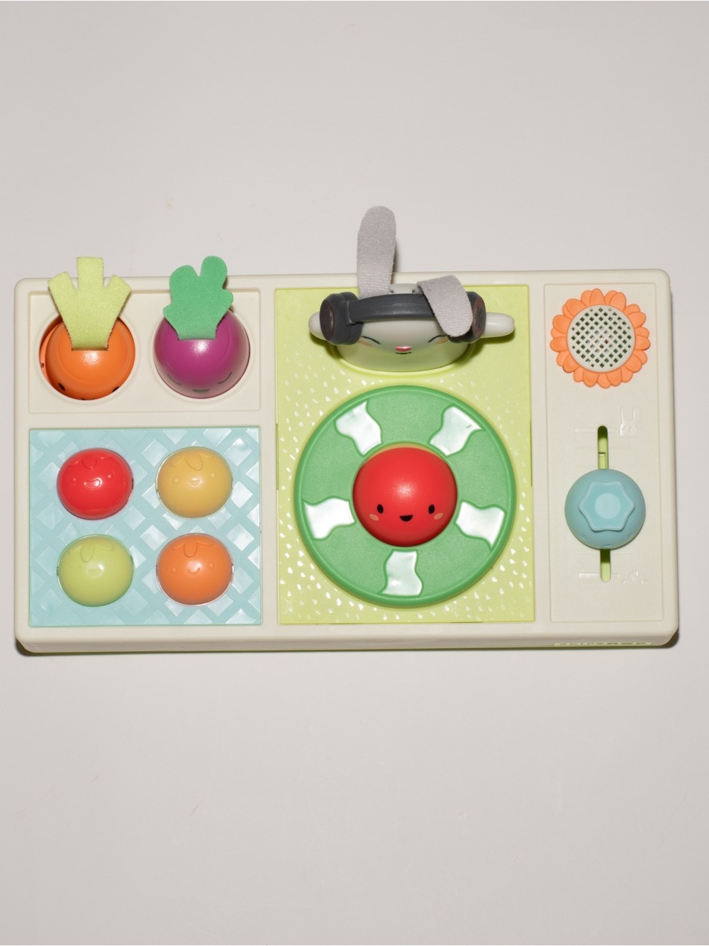Skip Hop Farmstand Let the Beet Drop DJ Musical Toy